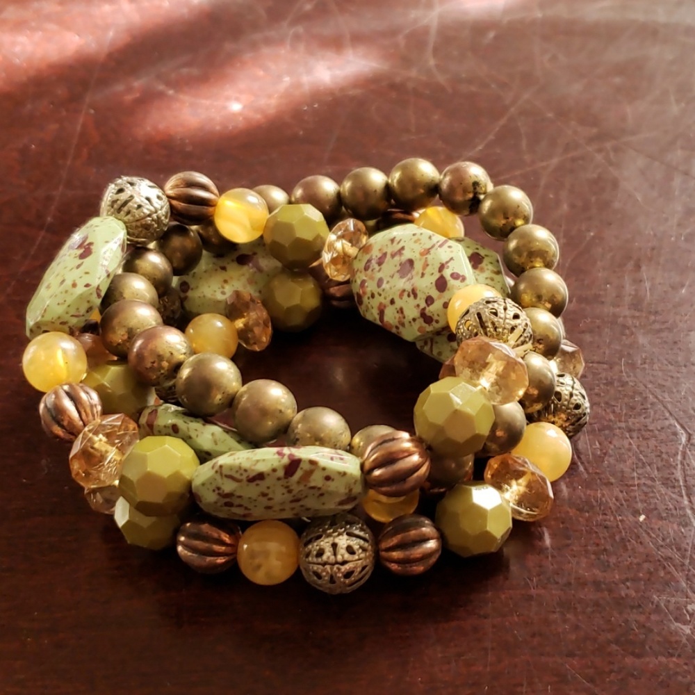Bracelets - Picture 2 of 4